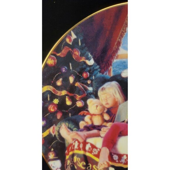 Antique Avon Porcelain Christmas Plate "Christmas Dreams" - Picture 3 of 10